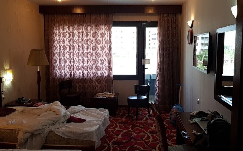 Parmida Hotel Kish price