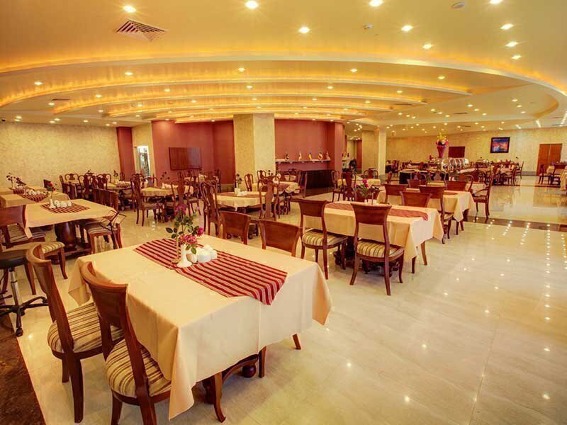 رزرو و خرید تور کیش هتل ایران با خدمات کامل و گشت جزیره بهمراه پرواز چارتری و منوی بوفه آژانس هواپیمایی آریا اوج پرواز م