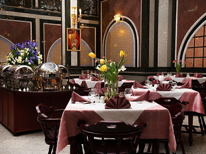  تور مشهد هوایی هتل بین المللی قصر مشهد پنج ستاره بهمراه عکس و لوکیشن و نظرات مسافران با پرواز لحظه آخری ارزان اقامت در 