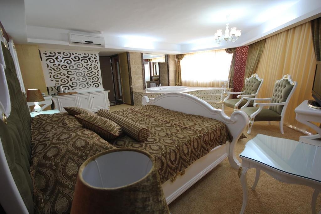 تور کوش آداسی و ازمیر
