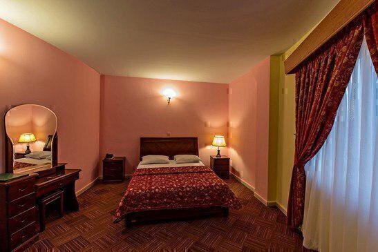 رزرو و خرید تور کیش هتل گراند با خدمات کامل و گشت جزیره بهمراه پرواز چارتری و منوی بوفه آژانس هواپیمایی آریا اوج پرواز م