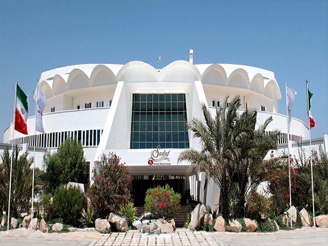 رزرو و خرید تور کیش هتل صدف با خدمات کامل و گشت جزیره بهمراه پرواز چارتری و منوی بوفه آژانس هواپیمایی آریا اوج پرواز مجر