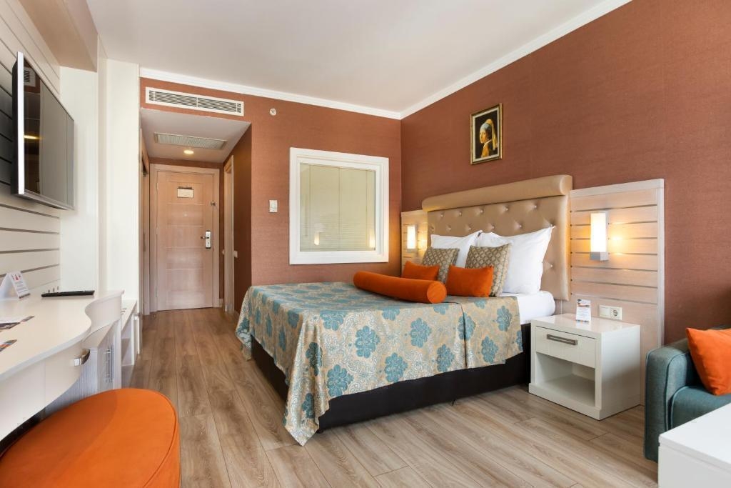 تور آنتالیا هتل یوآل اورنج کاونتی ویژه عید فطر Orange County Resort Kemer