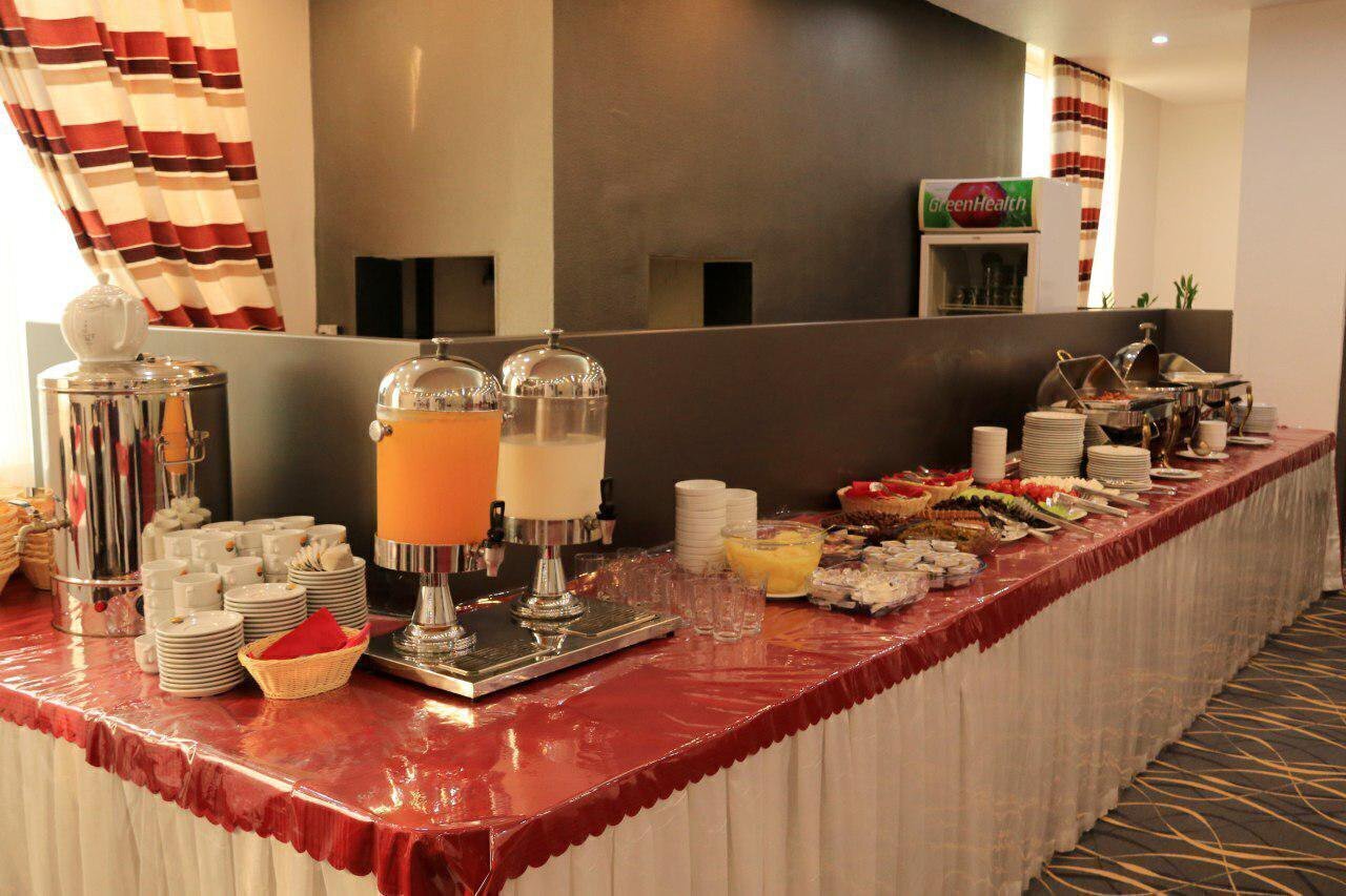  رزرو و خرید تور کیش هتل سان رایز با خدمات کامل و گشت جزیره بهمراه پرواز چارتری و منوی بوفه آژانس هواپیمایی آریا اوج پروا 