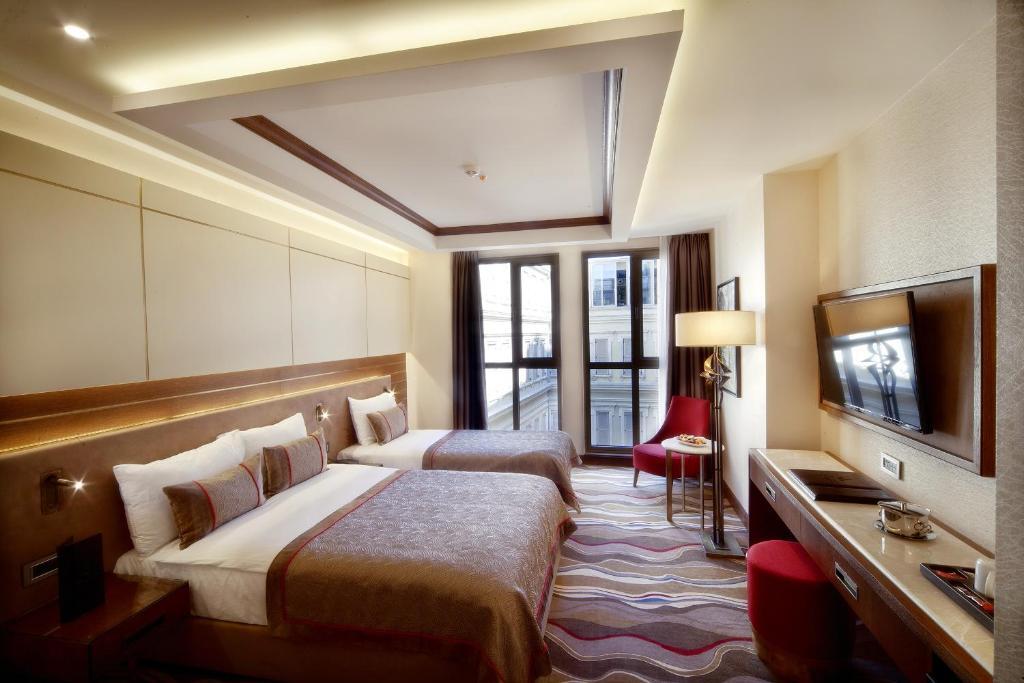  هزینه تور استانبول هتل گرند د پرا 