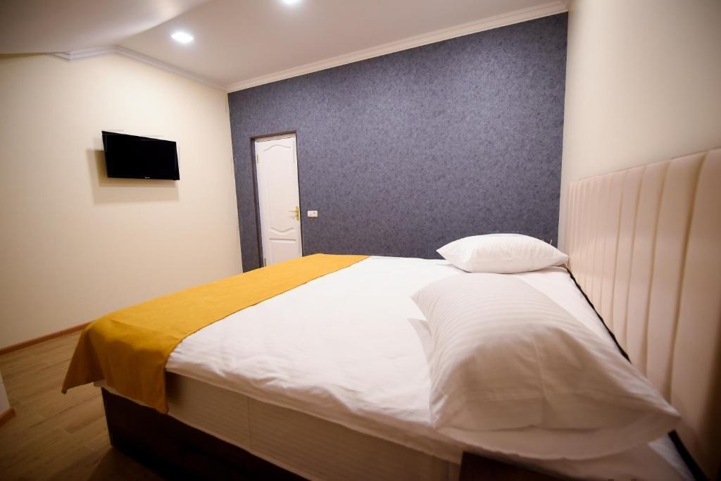 تور وان هتل رویال پالاس بهمراه عکس و لوکیشن و نظرات مسافران با اتوبوس vip لحظه آخری ارزان اقامت در هتل های کولر دار مرکز