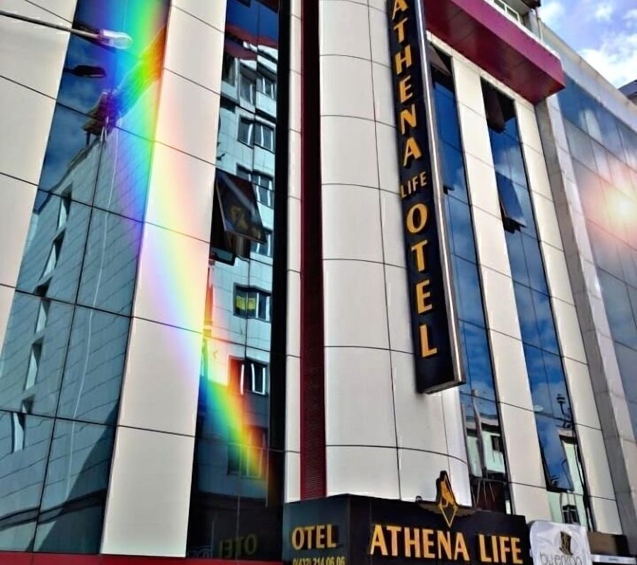 تور وان هتل آتنا لایف بهمراه عکس و لوکیشن و نظرات مسافران با اتوبوس vip لحظه آخری ارزان اقامت در هتل های کولر دار مرکز ش
