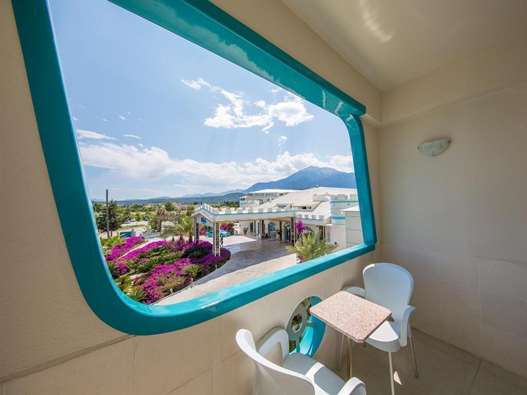 قیمت تور آنتالیا هتل دایما بیز کیریش کمر یوآل با پرواز مستقیم ترک چارتری و لحظه آخری آژانس هواپیمایی آریا اوج پرواز