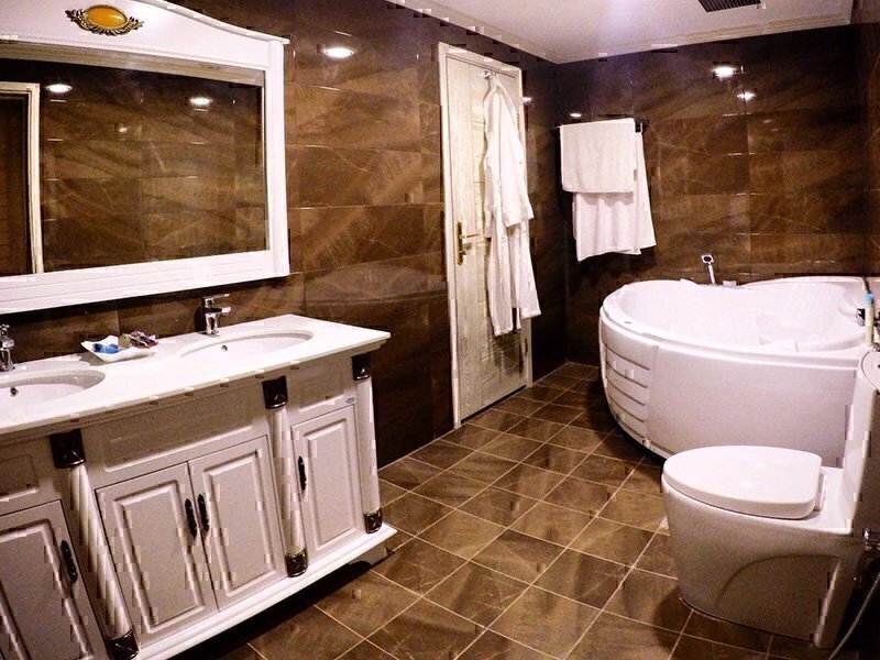 تور کیش هتل ترنج کیش + عکس