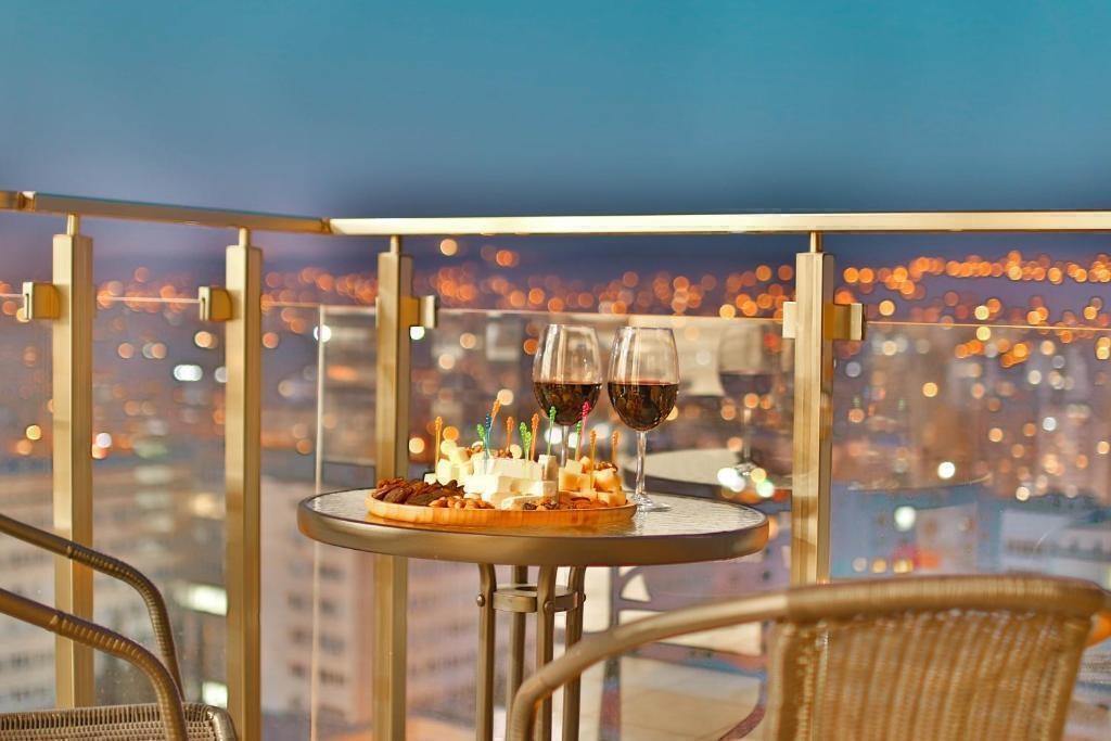  تور لاکچری تفلیس هتل آمری پلازا 