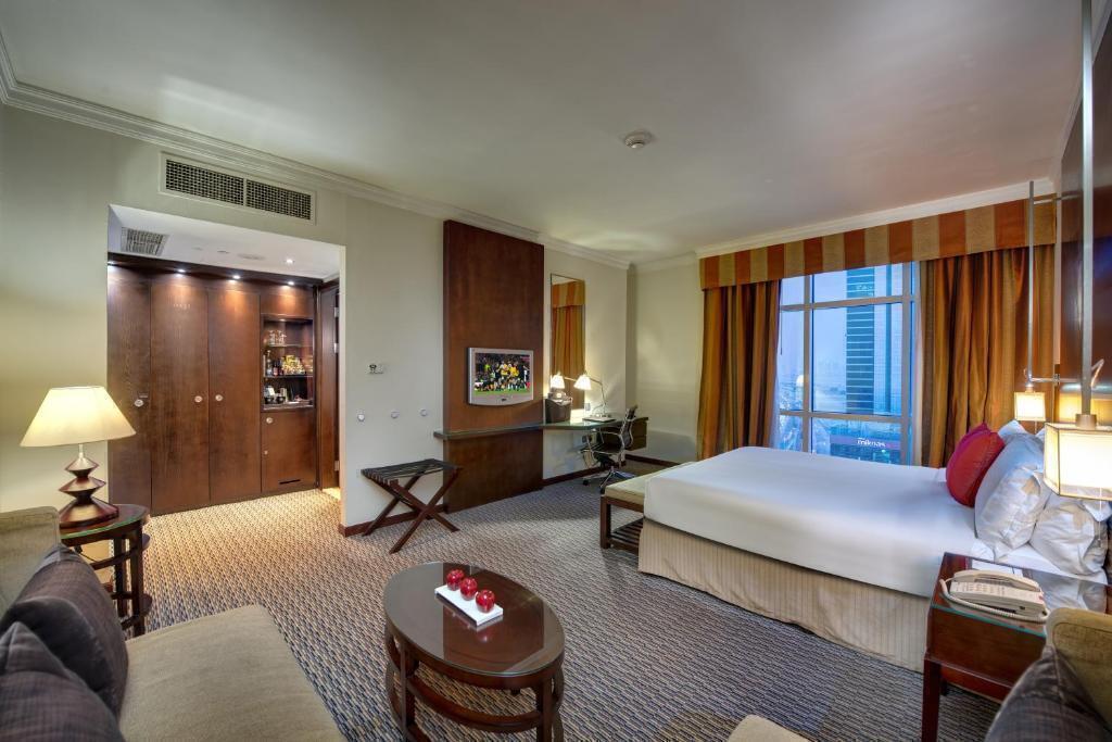  تور دبی هتل 5 ستاره مدیا روتانا 