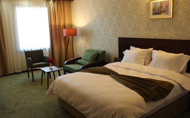  تور اخرسال کیش هتل لیلیوم 