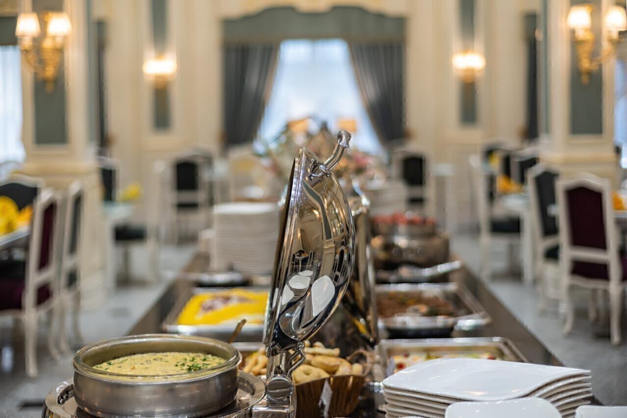  تور مشهد هوایی هتل بین المللی قصر مشهد پنج ستاره بهمراه عکس و لوکیشن و نظرات مسافران با پرواز لحظه آخری ارزان اقامت در 