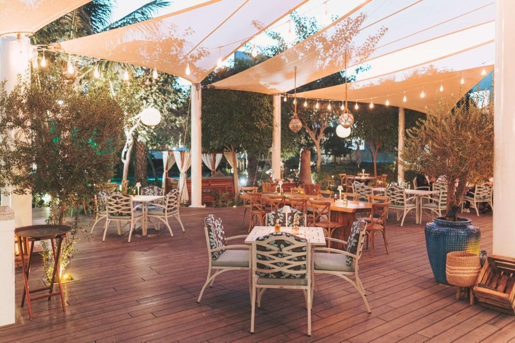 قیمت تور دبی هتل کنراد