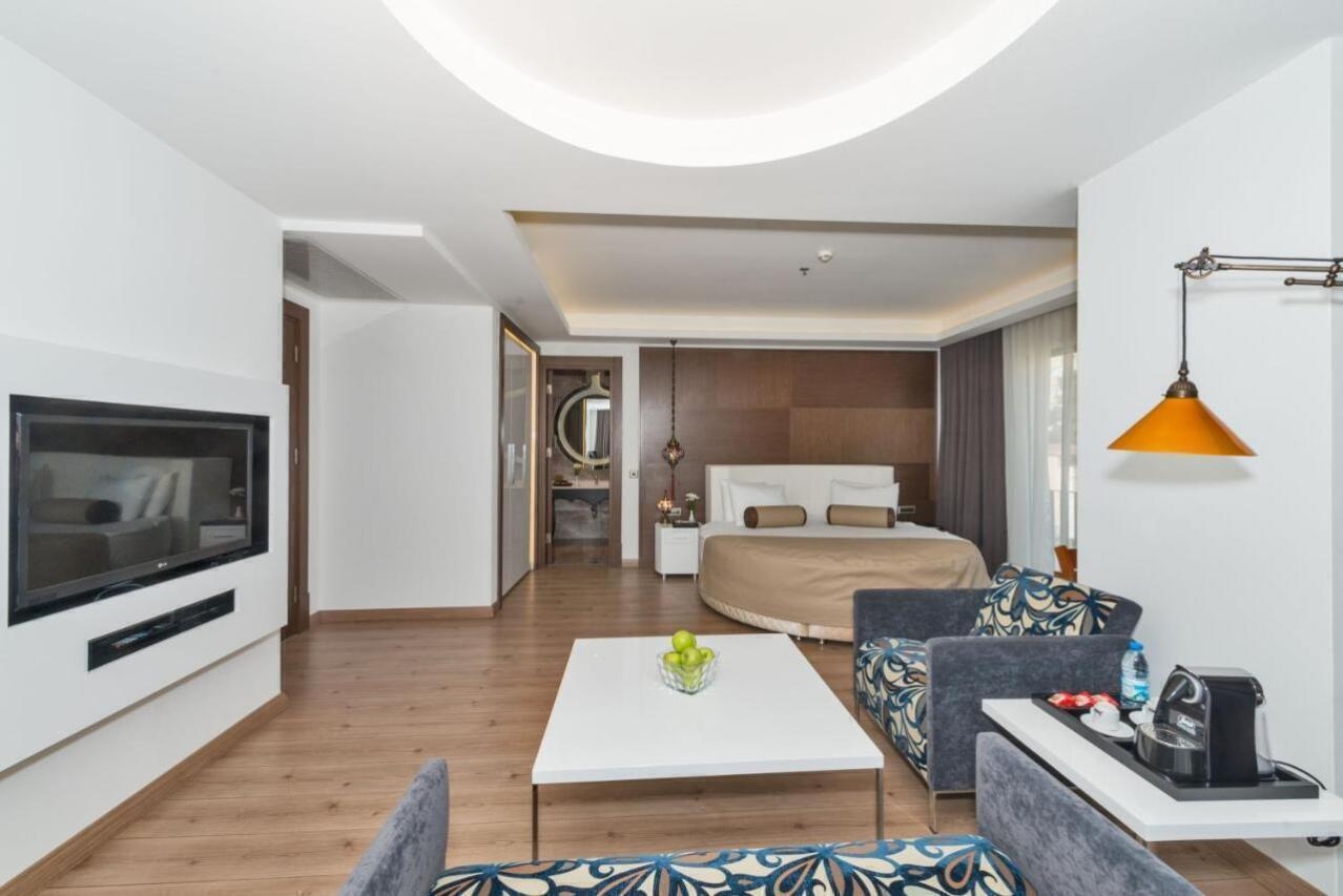 تور استانبول هتل دورا پرا Dora Pera Hotel