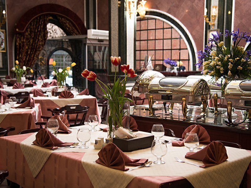  تور مشهد هوایی هتل بین المللی قصر مشهد پنج ستاره بهمراه عکس و لوکیشن و نظرات مسافران با پرواز لحظه آخری ارزان اقامت در 