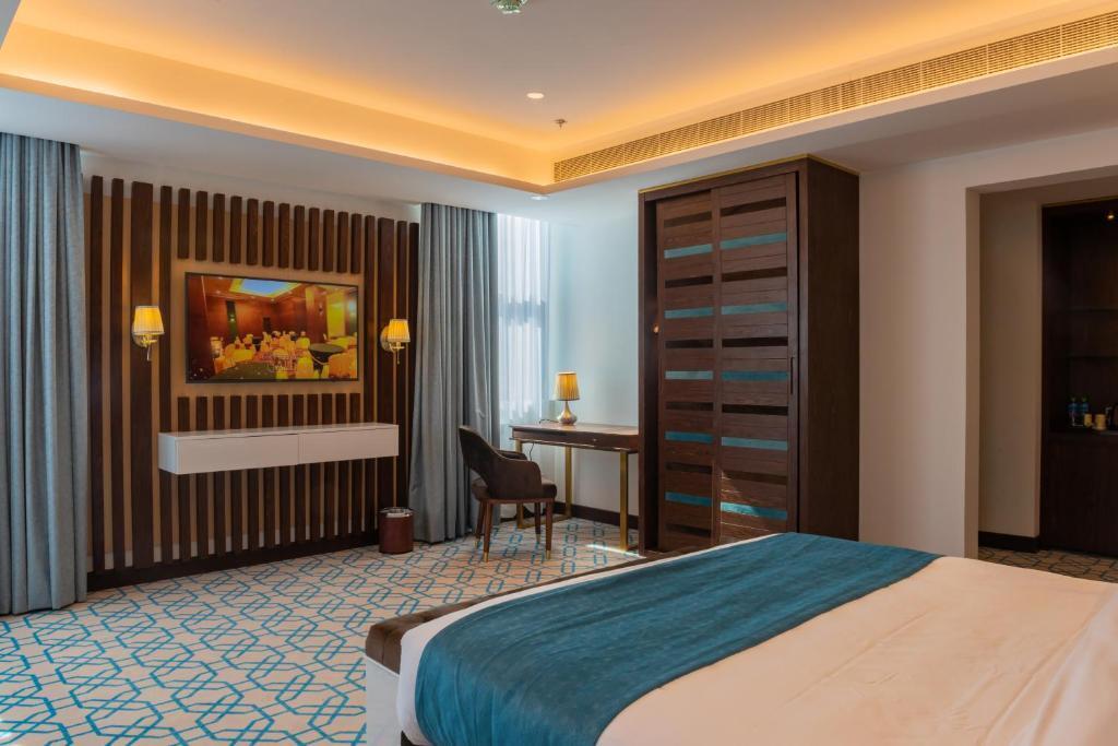  تور پیشنهادی عمان هتل سه ستاره تاپ رویال کراون 