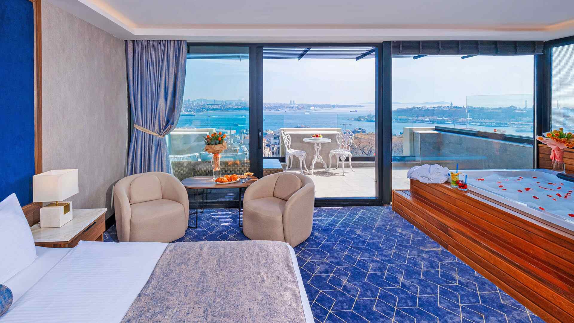 آژانس هواپیمایی آریا اوج پرواز