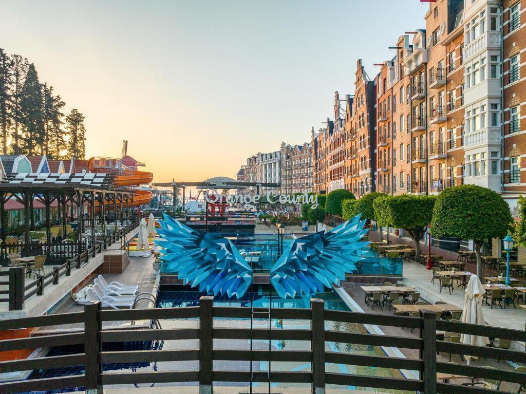 قیمت تور آنتالیا هتل اورنج کانتی کمر یوآل با پرواز مستقیم ترک چارتری و لحظه آخری آژانس هواپیمایی آریا اوج پرواز