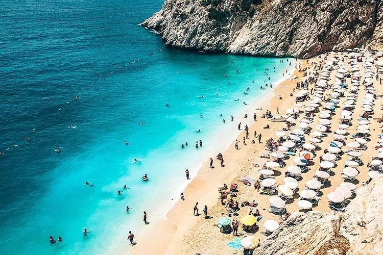 تور-آنتالیا-گروهی-با-خدمات-کامل-و-هتل-های-5-ستاره-ALL-و-UALL-یک-هفته-اقامت