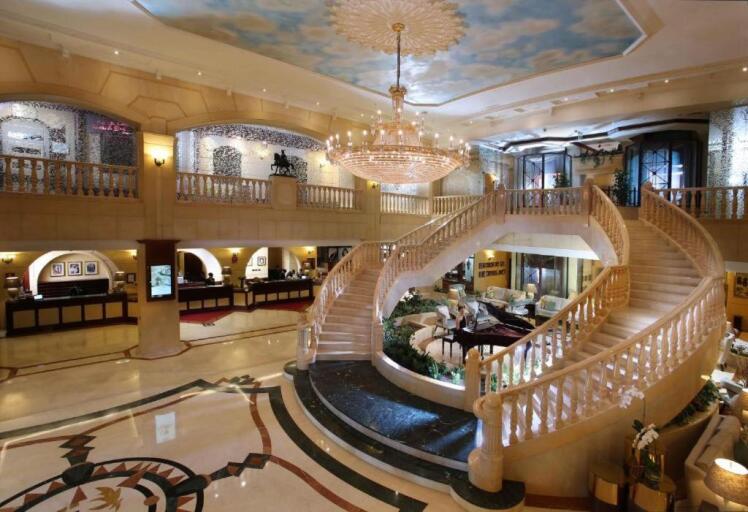 تور ویژه انگشت نگاری دبی هتل نایت کسل Knight Castle Hotel