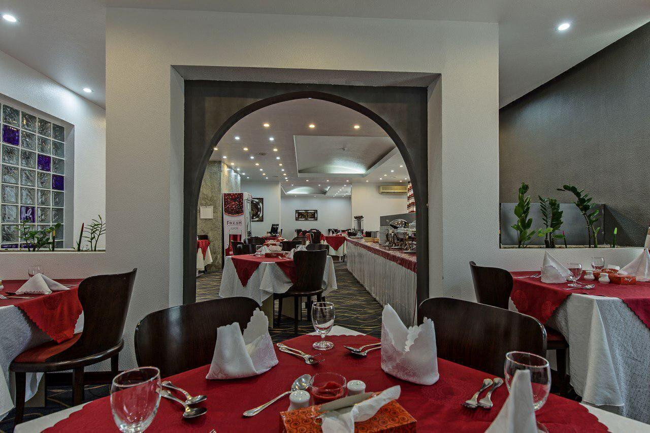  رزرو و خرید تور کیش هتل سان رایز با خدمات کامل و گشت جزیره بهمراه پرواز چارتری و منوی بوفه آژانس هواپیمایی آریا اوج پروا 