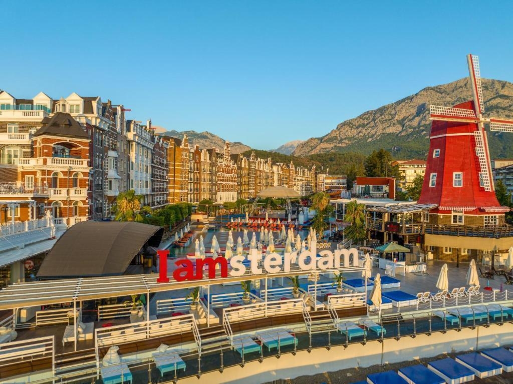 قیمت تور آنتالیا هتل اورنج کانتی کمر یوآل با پرواز مستقیم ترک چارتری و لحظه آخری آژانس هواپیمایی آریا اوج پرواز