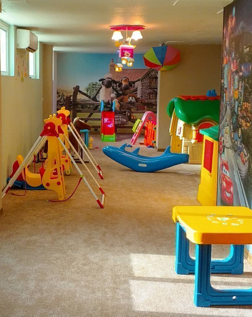 رزرو و خرید تور کیش هتل شایگان کیش با خدمات کامل و گشت جزیره بهمراه پرواز چارتری و منوی بوفه آژانس هواپیمایی آریا اوج پر