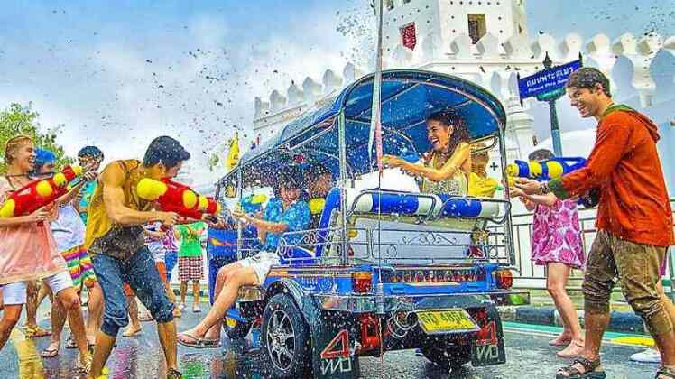 تور-ارمنستان-ایروان-زمینی-و-هوایی-با-قطار-گروهی-هتل-4-روزه-و-7-روزه-آژانس-مسافرتی-آریا-اوج-پرواز (2)