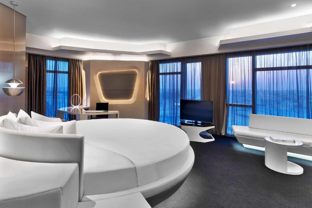  عکس هتل وی V Hotel Dubai 