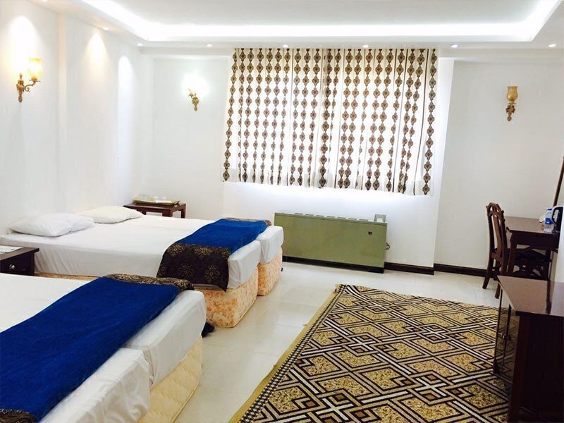 خرید تور کاشان هتل پنج ستاره امیر کبیر با اتوبوس وی آی پی در آژانس هواپیمایی آریا اوج پرواز کرج