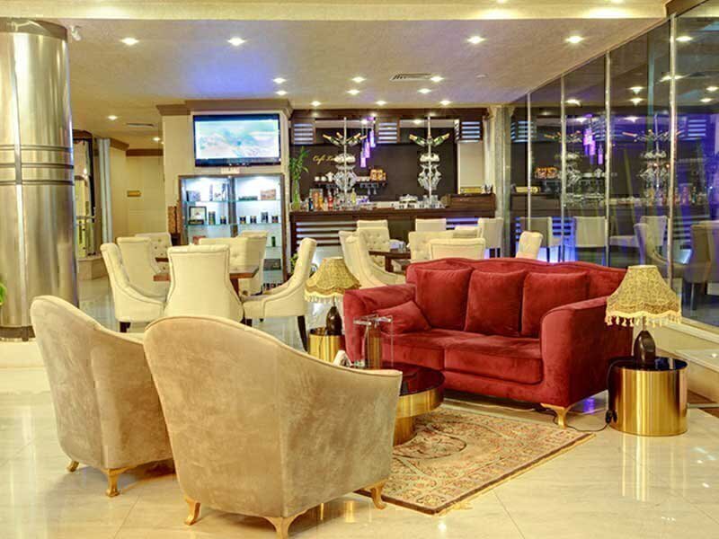 رزرو و خرید تور کیش هتل ایران با خدمات کامل و گشت جزیره بهمراه پرواز چارتری و منوی بوفه آژانس هواپیمایی آریا اوج پرواز م