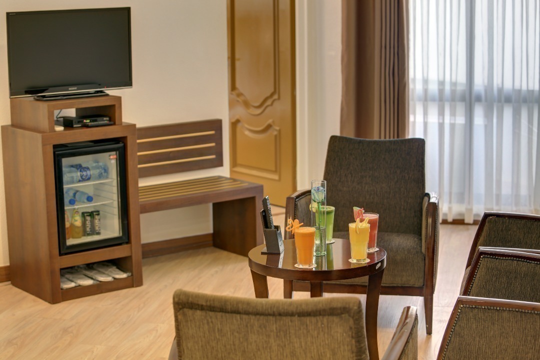 رزرو و خرید تور کیش هتل شایگان کیش با خدمات کامل و گشت جزیره بهمراه پرواز چارتری و منوی بوفه آژانس هواپیمایی آریا اوج پر