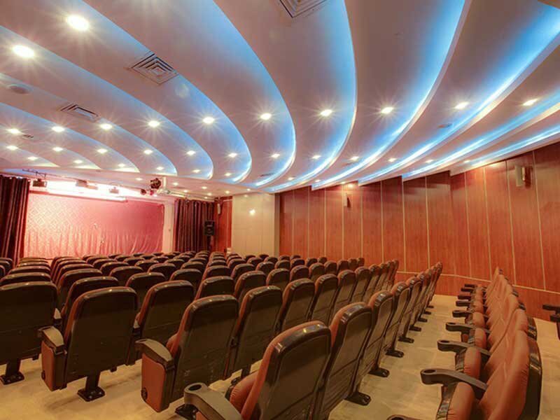 رزرو و خرید تور کیش هتل ایران با خدمات کامل و گشت جزیره بهمراه پرواز چارتری و منوی بوفه آژانس هواپیمایی آریا اوج پرواز م