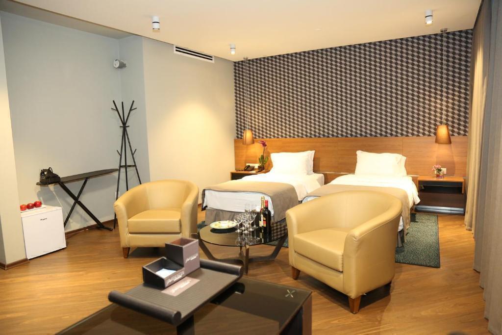 قیمت تور گرجستان هتل گلدن پالاس