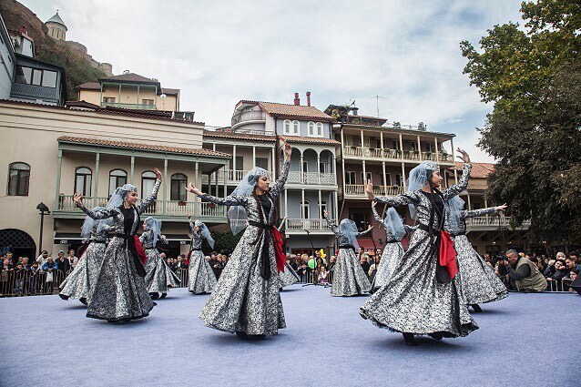 تور-گرجستان-ویژه-کریسمس-2026-هتل-ارزان-قیمت-تفلیس-زمینی-و-هوایی-مجری-مستقیم