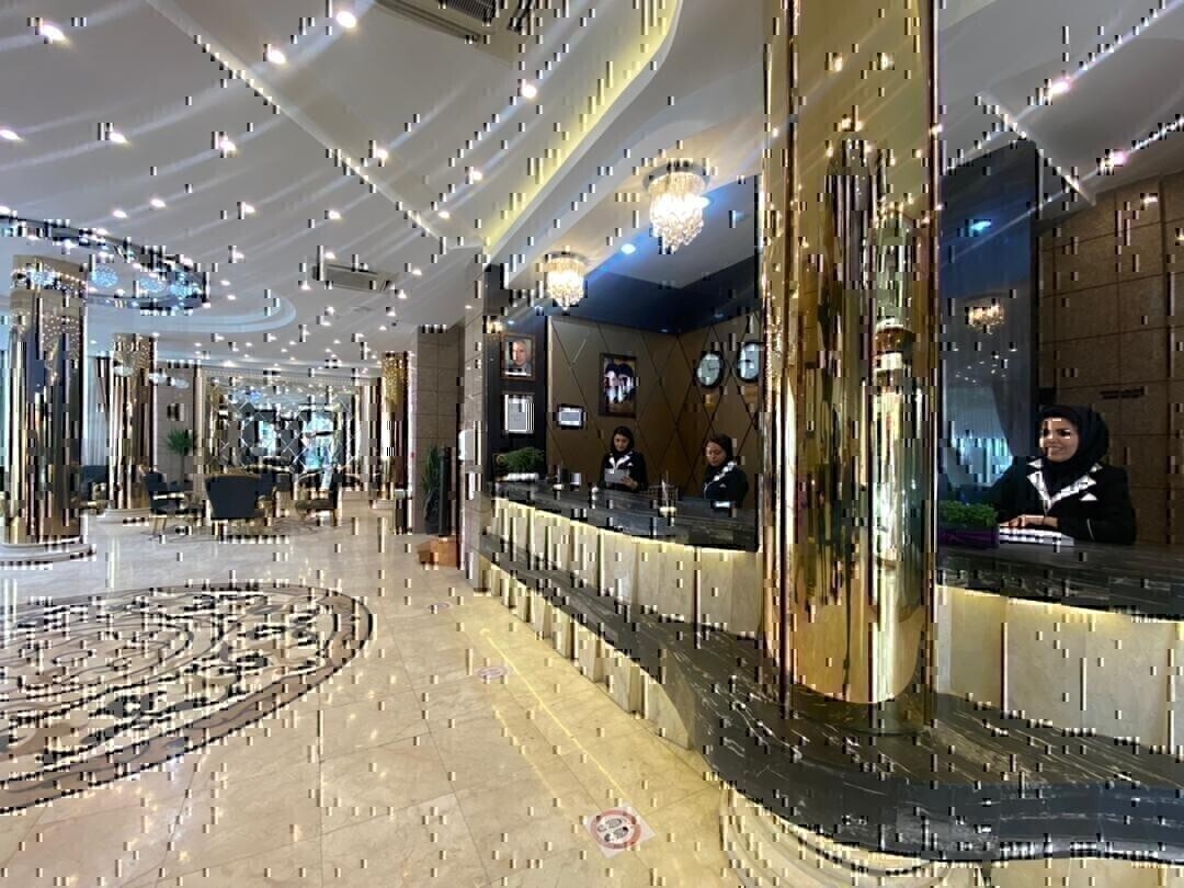 لابی هتل سایه