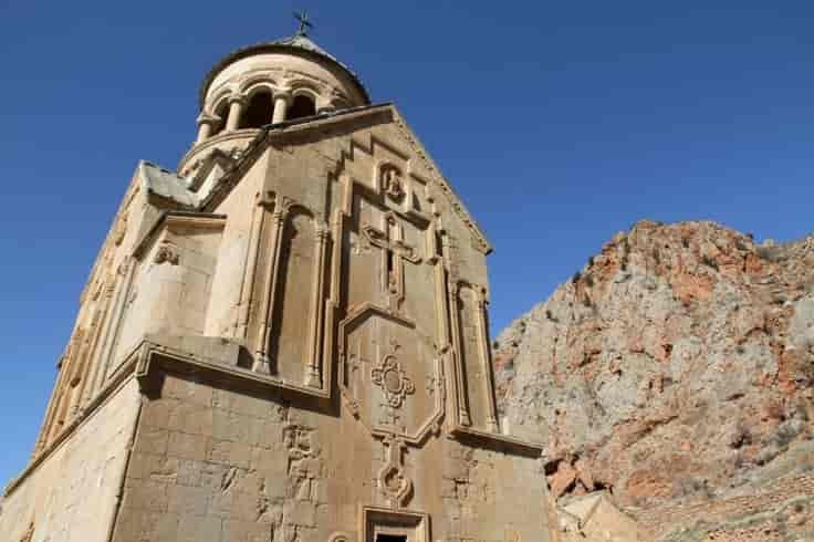 تور-ارمنستان-ایروان-زمینی-و-هوایی-با-قطار-گروهی-هتل-4-روزه-و-7-روزه-آژانس-مسافرتی-آریا-اوج-پرواز (2)