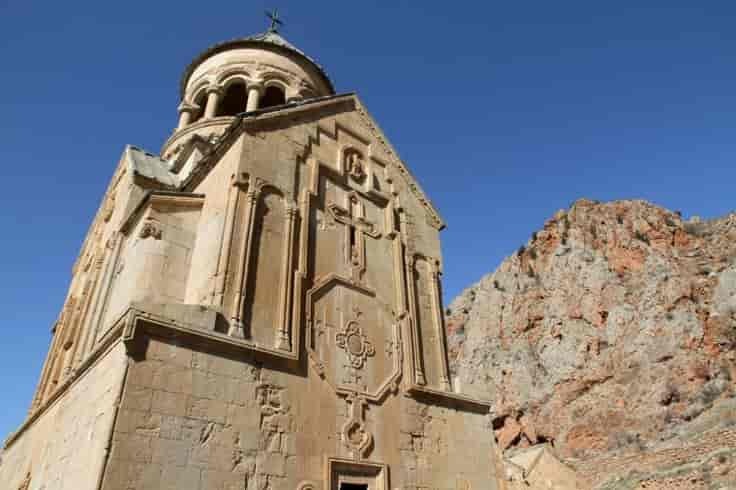 تور-ارمنستان-ایروان-زمینی-و-هوایی-با-قطار-گروهی-هتل-4-روزه-و-7-روزه-آژانس-مسافرتی-آریا-اوج-پرواز (2)