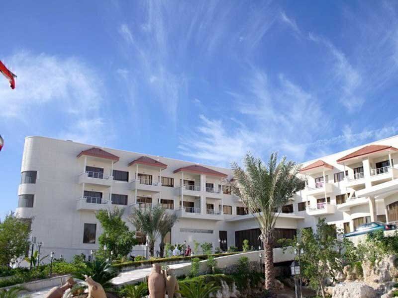 رزرو و خرید تور کیش هتل گراند با خدمات کامل و گشت جزیره بهمراه پرواز چارتری و منوی بوفه آژانس هواپیمایی آریا اوج پرواز م