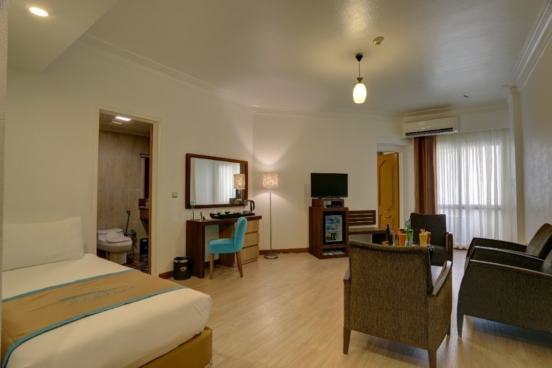 رزرو و خرید تور کیش هتل شایگان کیش با خدمات کامل و گشت جزیره بهمراه پرواز چارتری و منوی بوفه آژانس هواپیمایی آریا اوج پر