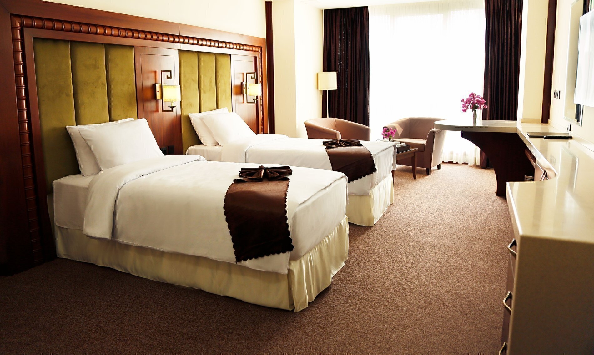  رزرو و خرید تور کیش هتل پانوراما با خدمات کامل و گشت جزیره بهمراه پرواز چارتری و منوی بوفه آژانس هواپیمایی آریا اوج پروا 