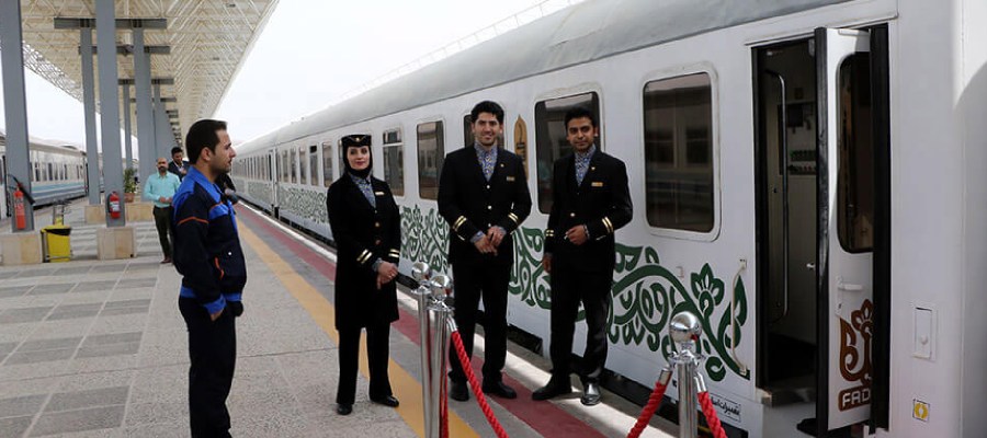 عکس مهمانداران قطارهای فدک