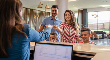 آژانس هواپیمایی آریا اوج پرواز