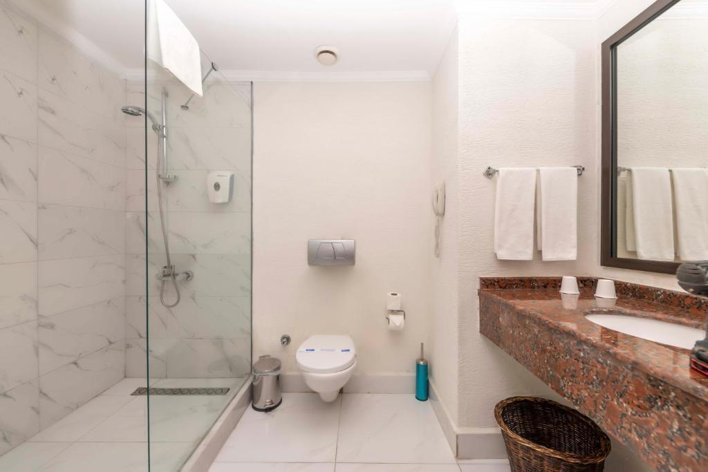 تور آنتالیا هتل ترنس آتلانتیک اسپا