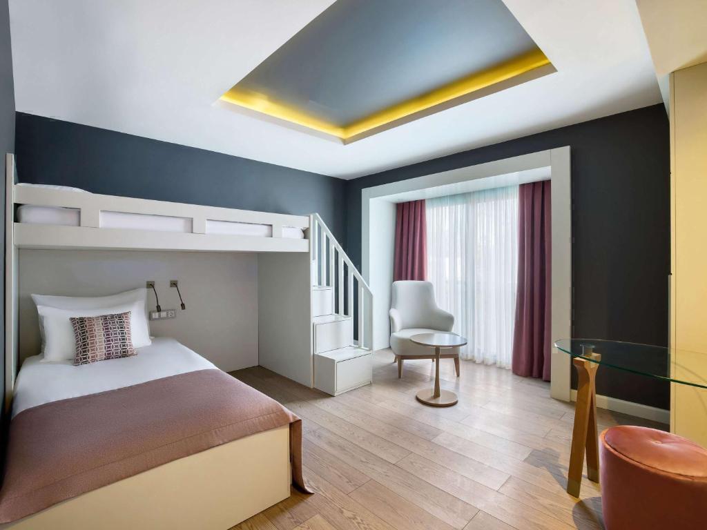 تور آنتالیا با خدمات یوآل