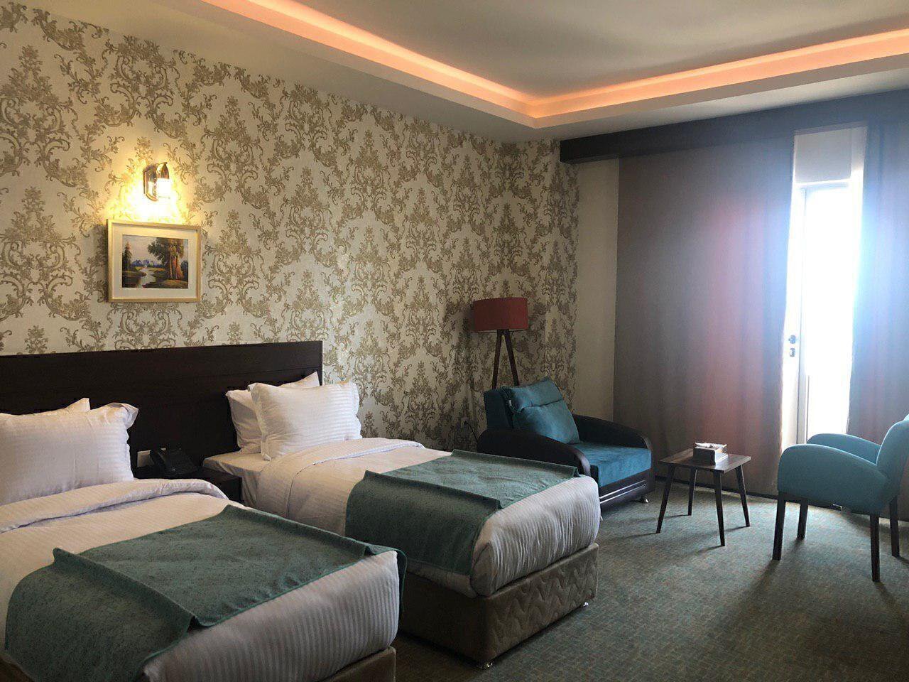 رزرو و خرید تور کیش هتل لیلیوم کیش با خدمات کامل و گشت جزیره بهمراه پرواز چارتری و منوی بوفه آژانس هواپیمایی آریا اوج پر