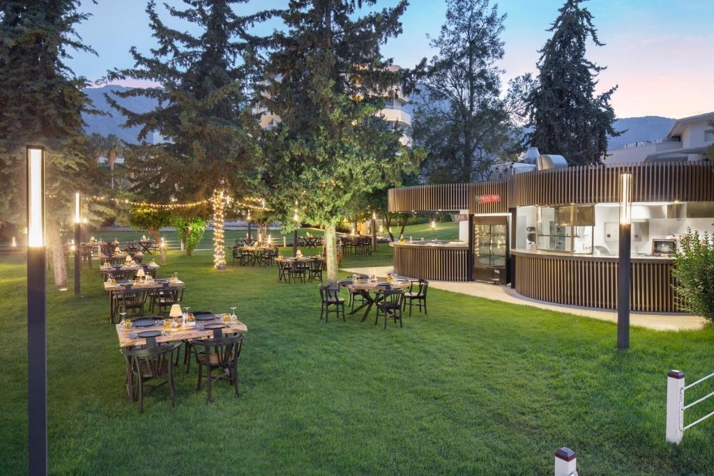 قیمت هتل میراژ پارک ریزورت