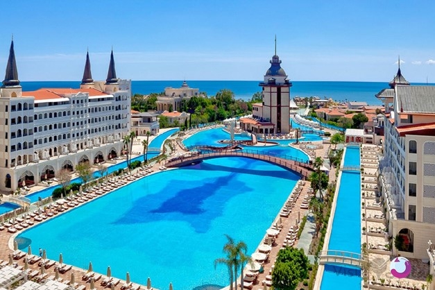 تور-آنتالیا-گروهی-با-خدمات-کامل-و-هتل-های-5-ستاره-ALL-و-UALL-یک-هفته-اقامت