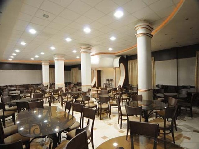 خرید تور کاشان هتل پنج ستاره امیر کبیر با اتوبوس وی آی پی در آژانس هواپیمایی آریا اوج پرواز کرج